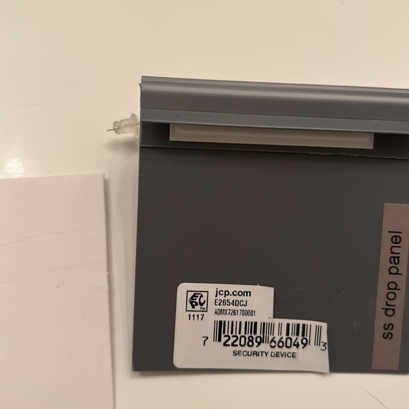 Earrings - Picture 2 of 3